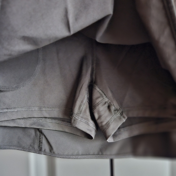 Danskin Womens Black Skort Sz M Tennis Gold Pickleball - Picture 2 of 9